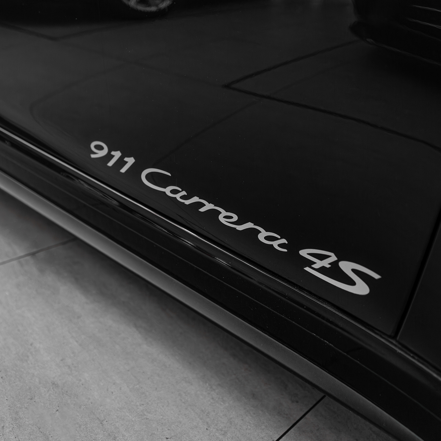 911 (991) Carrera 4S Door Decals x2 - Image 1